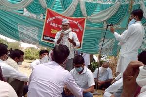 हटाए गए पीटीआई शिक्षकों का अनिश्चितकालीन धरना शुरू