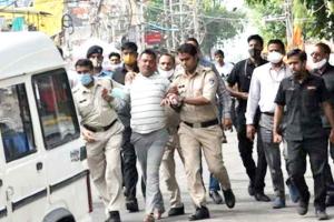 Arrested : अभी भी हेकड़ी नहीं गयी विकास दुबे की