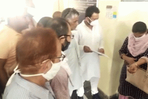 डीपू होल्डरो ने अपनी मांगों को लेकर डीएफएससी को सौंपा ज्ञापन।