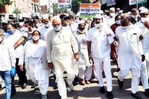 कृषि कानूनों के खिलाफ सड़क पर उतरी कांग्रेस