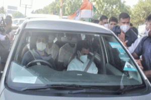 राहुल प्रियंका ने की हाथरस पीड़िता के परिजनो से मुलाकात