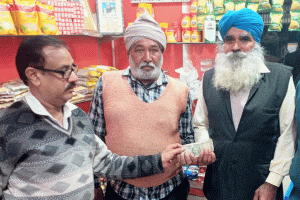 डेरा श्रद्धालु धन्ना इन्सां ने ईमानदारी की मिसाल कायम की