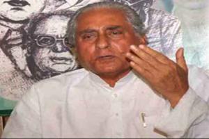 मंत्री जी का विवादित बयान- जींस पहनने वाले नहीं कर सकते राजनीति