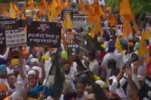 कृषि कानूनों के खिलाफ दिल्ली में अकाली दल का हल्ला बोल