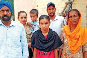 नेत्रहीनता के बावजूद शैक्षणिक उपलब्धियों की तरफ लगातार आगे बढ़ रही रमनदीप कौर