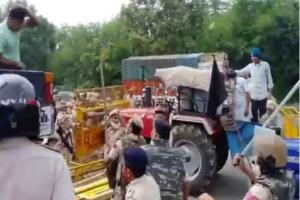 हरियाणा-पंजाब में धान खरीद न होने से किसानों का हल्ला बोल
