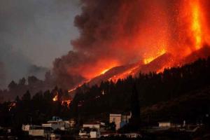 स्पेन में फटा ज्वालामुखी, सैकड़ों लोगों को सुरक्षित निकाला