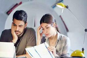 भावनात्मक खर्चों से बचकर रहें