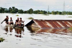 इराक में बाढ़ से 12 लोगों की मौत
