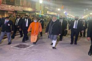 वाराणसी में प्रधानमंत्री मोदी ने लिया विकासकार्यों का जायजा