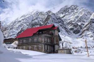 लाहौल स्पीति में हिमस्खलन, तांदी-संसारीनाला-जम्मू मार्ग बंद