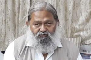 दुराचार मामले में आरोपियों की गिरफ्तारी न होने पर विज हुए नाराज