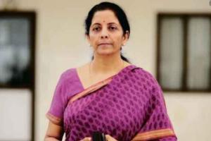 पेट्रोलियम उपभोक्ताओं को संप्रग के जमाने के उधार की भी कीमत देनी पड़ रही है : सीतारमण