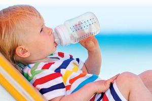 गर्मी में रखें छोटे बच्चों का ख्याल