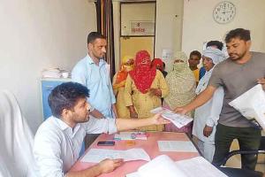 कहा, बार-बार मिल रहे हैं नोटिस, नहीं मिला अभी तक कोई मुआवजा