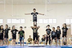 जिम्नास्टिक खिलाड़ियों ने दिखाए हैरतअंगेज करतब