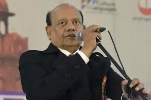 कवि सुरेंद्र शर्मा जिंदा हैं, जिंदा होने का ट्वीट किया