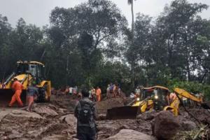 केरल भूस्खलन में बह गया परिवार