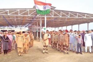 देसूजोधा के नामचर्चा घर में फहराया तिरंगा