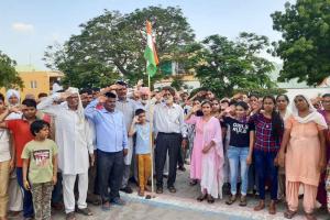 शाह मस्ताना जी धाम सरसा में फहराया तिरंगा