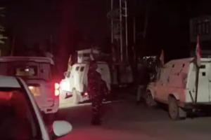 कश्मीर में ठिकाने का भंडाफोड़, हथियार और गोला-बारूद बरामद