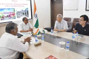 जापान के अकादमिक प्रतिनिधिमंडल ने जेसी बोस विश्वविद्यालय का दौरा किया