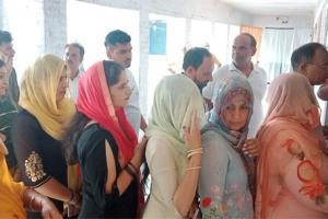 Panipat: पंचायत चुनाव को लेकर बुजुर्गों के साथ युवाओं में भी दिखा उत्साह