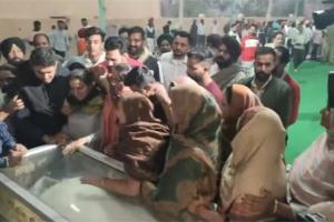 डेरा श्रद्धालु प्रदीप सिंह का हुआ पोस्टमार्टम, अंमित दर्शन को उमड़े लोग