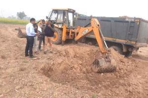 सीएम फ्लाइंग ने मिट्टी की अवैध माईनिंग पर लगाई रोक