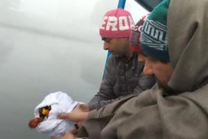 बलिदानी लोकेश की अस्थियां शुकतीर्थ गंगा में विसर्जित