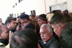 नगर परिषद् में रिश्वत मामले ने पकड़ा तूल, गोकुल पर केस दर्ज