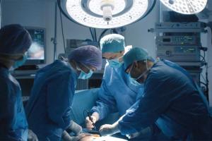 CIMS Hospital के डॉक्टरों ने फेफड़े प्रत्यारोपण कर मरीज को दी नई जिंदगी