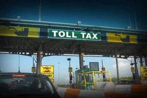 Toll Plaza Workers; टोल वर्करों का धरना चौथे दिन रहा जारी