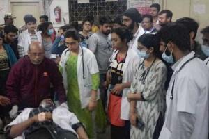 सरकारी अस्पताल में मरीज ने डॉक्टर पर किया चाकू से हमला