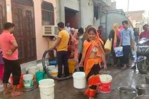 15 दिनों से लोग तरसे पीने के पानी के लिए