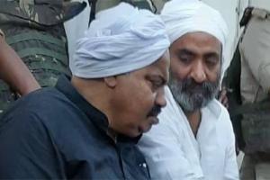 Atiq Ahmed Shot Dead: अतीक व उसके भाई अशरफ की गोली मारकर हत्या