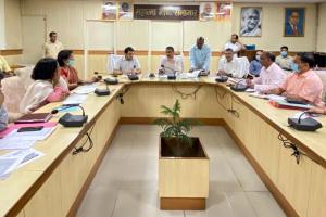बच्चों के स्वास्थ्य के लिए टीकाकरण जरूरी: डीएम