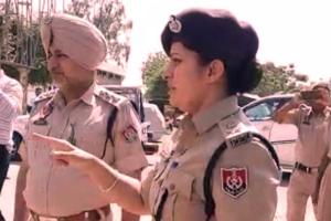 फाजिल्का पुलिस ने चलाया ऑपरेशन विजिल: बस स्टैंड, रेलवे स्टेशन संवेदनशील स्थानों पर किया सर्च