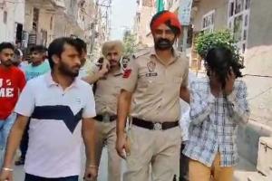 साइकिल चोर पकड़ा, लोगों ने पकड़कर जमकर धुना