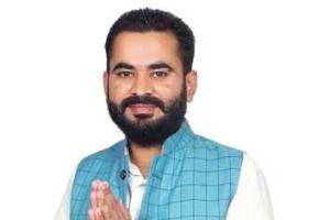 फरिश्ता बने ‘आप’ विधायक, हादसे के शिकार लोगों को अपने वाहन से पहुंचाया अस्पताल