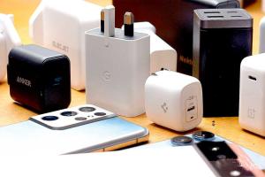 Mobile Charger: चार्जर खरीदते समय बरतें ये सावधानियां