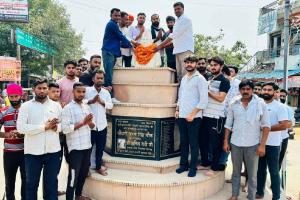 ‘चौधरी चरण सिंह अमर रहे’ नारों के बीच किसान मसीहा को किया नमन