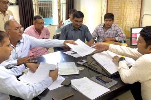 सीएम फ्लाइंग ने समाज कल्याण अधिकारी कार्यालय पर की छापेमारी