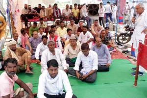 एसपी कार्यालय पर किया प्रदर्शन, आज बैठक