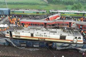 odisha train accident reason: बढ़ती तकनीक और दहलाते रेल हादसे