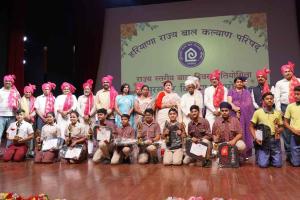 शाह सतनाम जी बॉयज स्कूल के होनहार प्रथम इन्सां को राज्यपाल ने किया सम्मानित