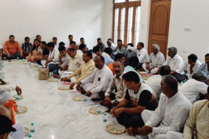 भाजपा की टिफिन बैठक सहभोज कार्यक्रम का आयोजन