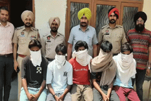 मुक्तसर पुलिस ने कार सवार 5 नशा तस्करों को किया गिरफ्तार