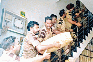 डेरा सच्चा सौदा के श्रद्धालुओं ने बुझाई किराना की दुकान में लगी भीषण आग