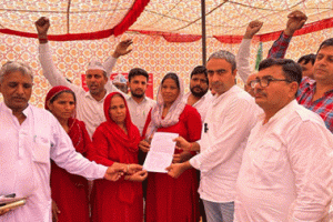 “आप” सीनियर वाइस प्रेसिडेंट अनुराग ढांडा ने धरनारत आंगनवाड़ी वर्कर्स की मांगों का समर्थन किया